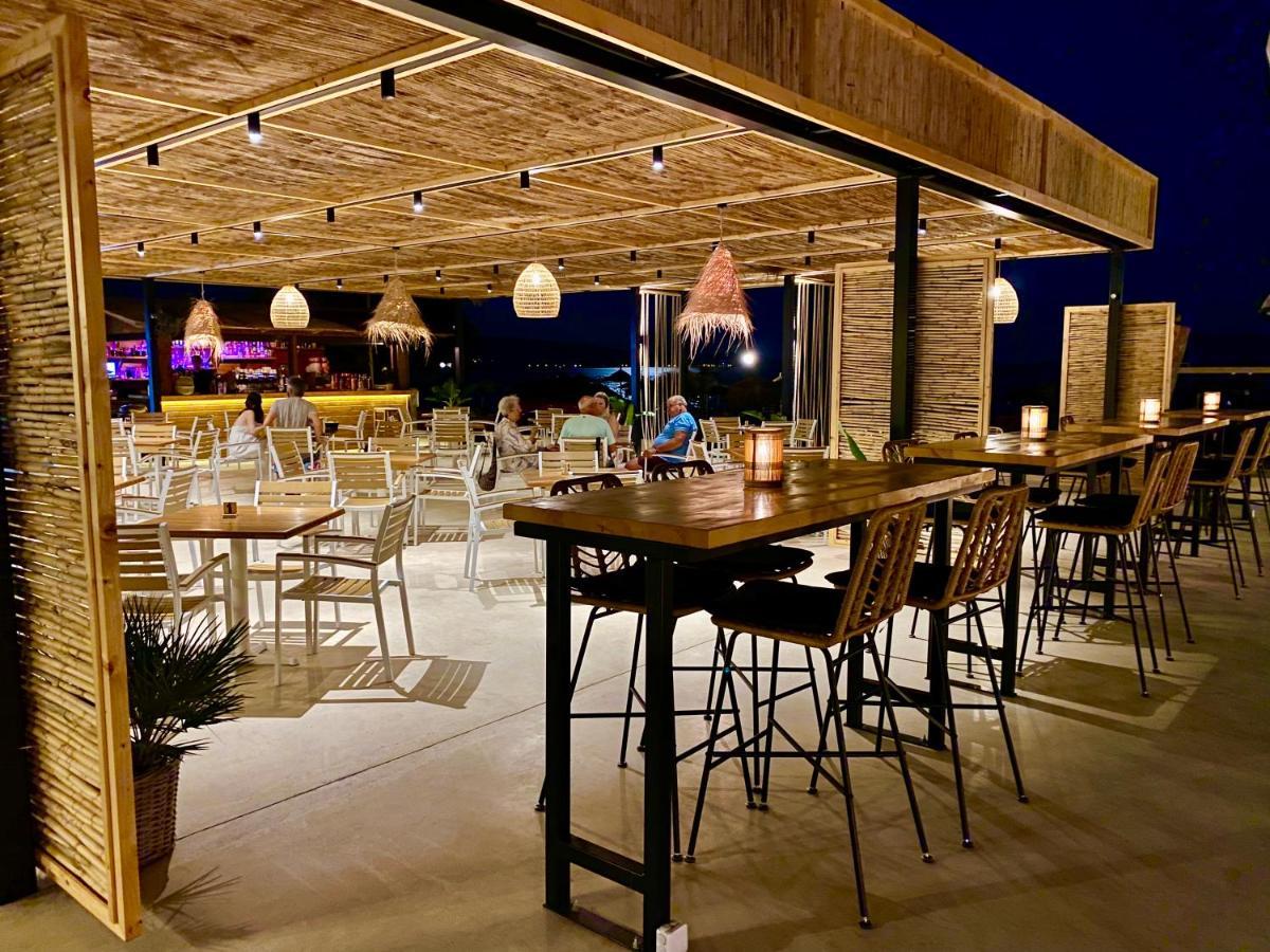 Zoom Beach Hotel Kandia Exterior foto